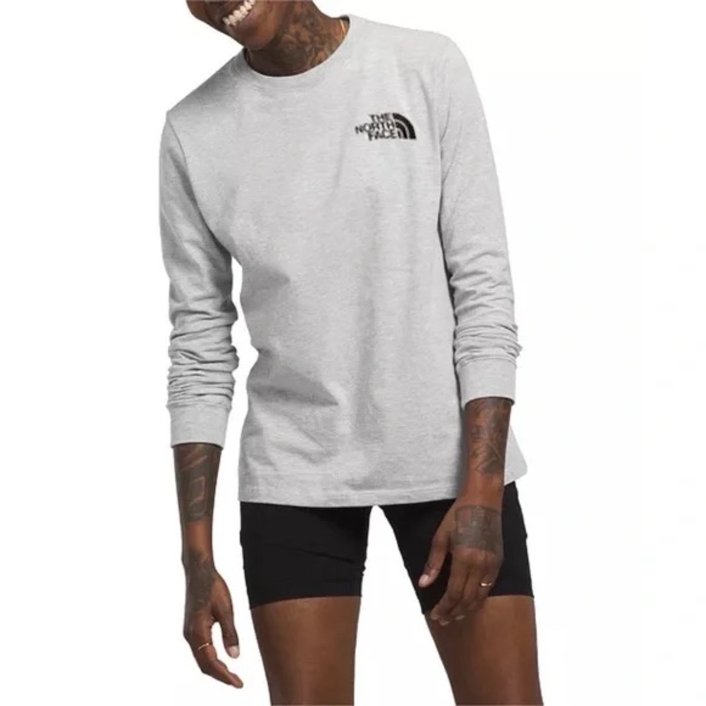 THE NORTH FACE • Heather Grey Women’s Long Sleeve Box Tee - Picture 2 of 5